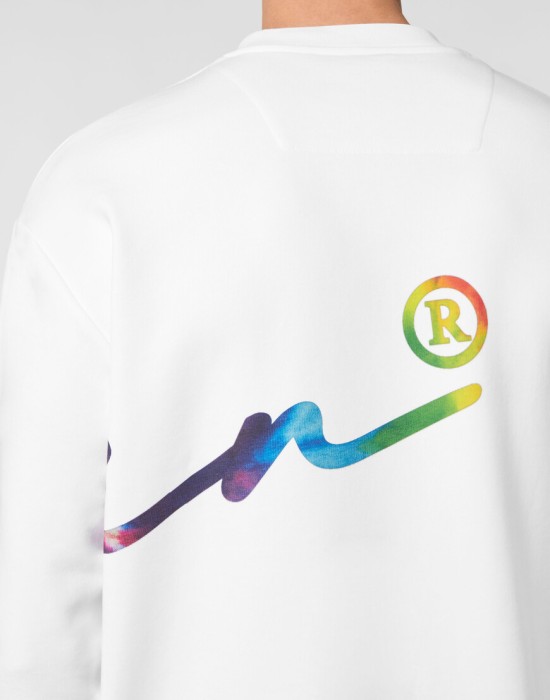 Товар белого цвета с внутренней стороны