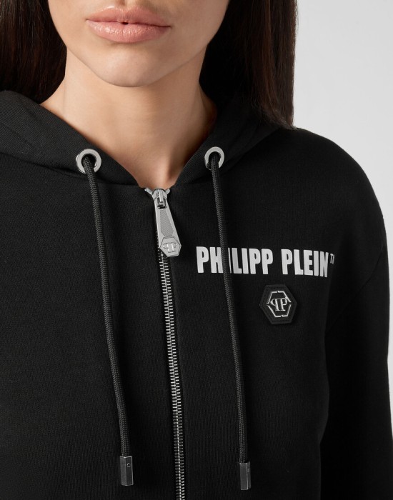 Товар черного цвета с внутренней стороны