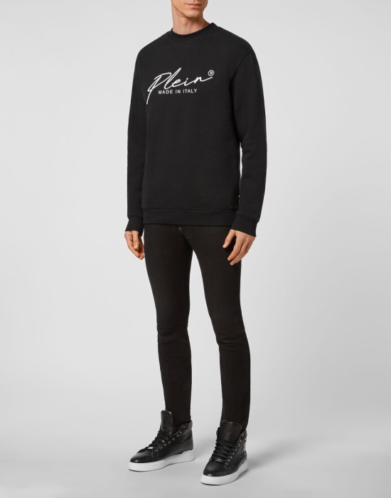 Товар черного цвета с внутренней стороны