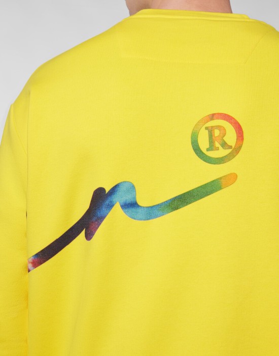 Товар желтого цвета с внутренней стороны