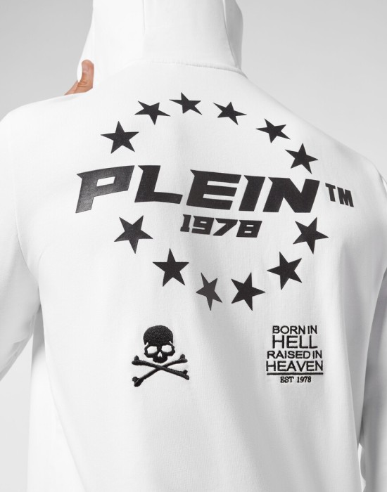 Товар белого цвета с внутренней стороны