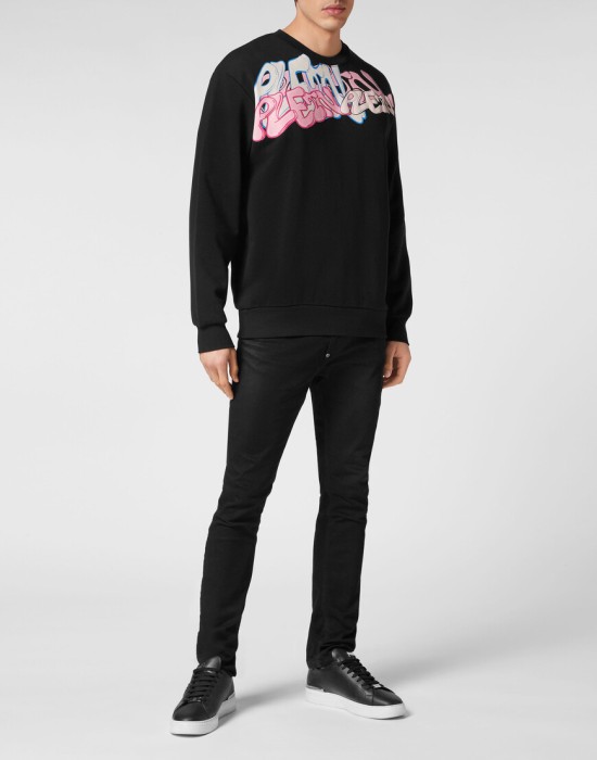 Товар черного цвета с внутренней стороны