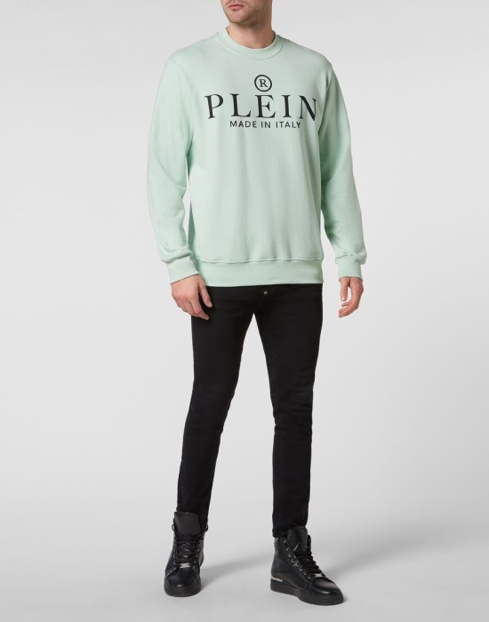 Товар зеленого цвета с внутренней стороны