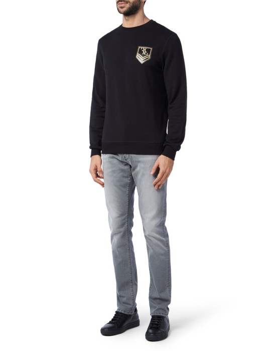 Товар черного цвета с внутренней стороны