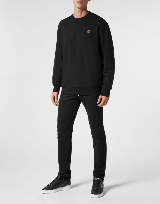 Товар черного цвета с внутренней стороны