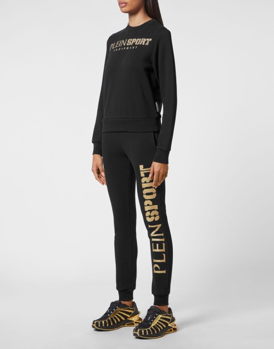 Товар черного цвета с внутренней стороны