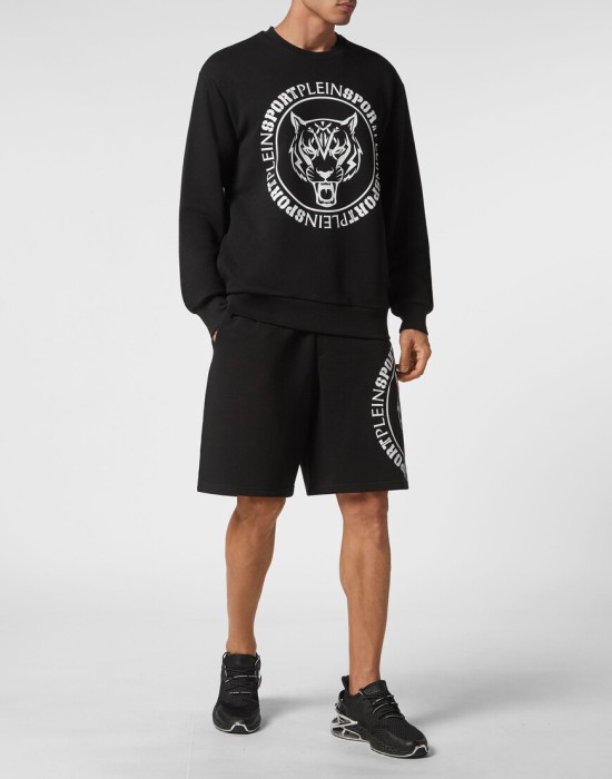 Товар черного цвета с внутренней стороны