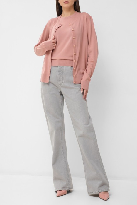 Товар розового цвета с внутренней стороны