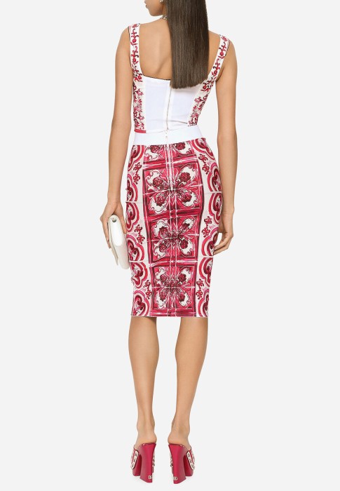 Товар розового цвета с внутренней стороны