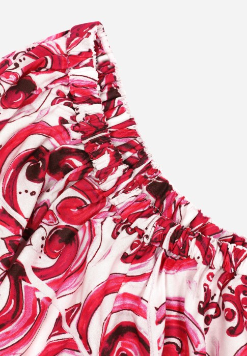 Товар розового цвета с внутренней стороны