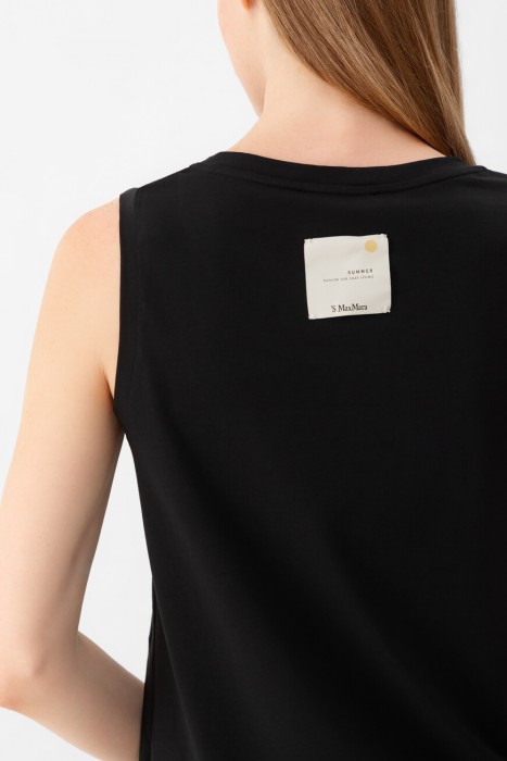 Товар черного цвета с внутренней стороны