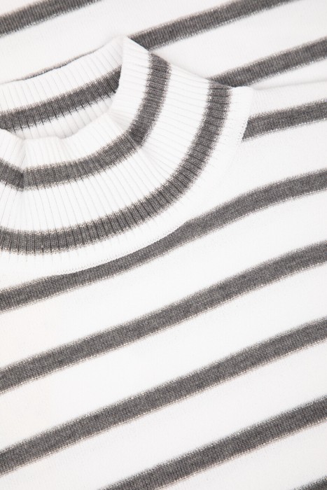 топ  модель calico из шерсти спереди