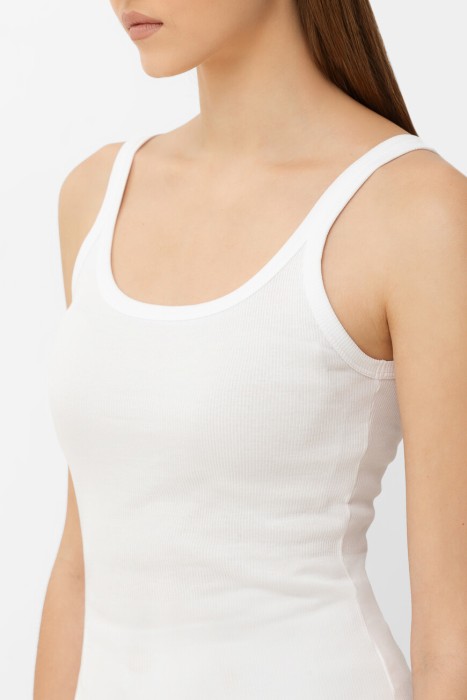 топ  модель из коллекции essential из италии вид сбоку