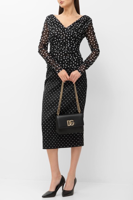 Товар белого цвета с внутренней стороны