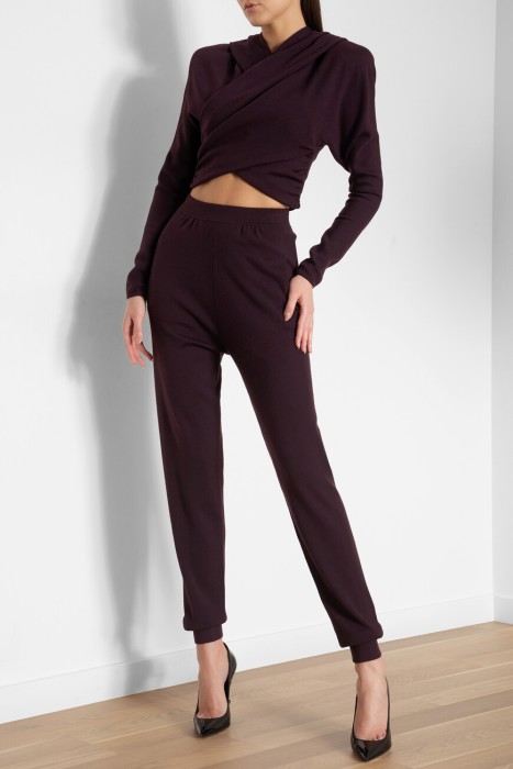 Товар бордового цвета с внутренней стороны