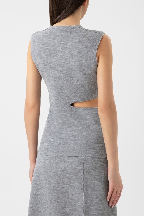 топ  от бренда fendi вид слева