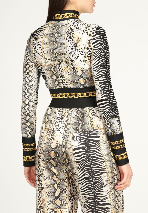 Товар бежевого цвета с внутренней стороны