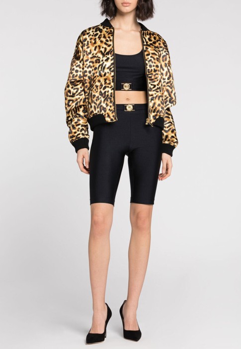 Товар черного цвета с внутренней стороны