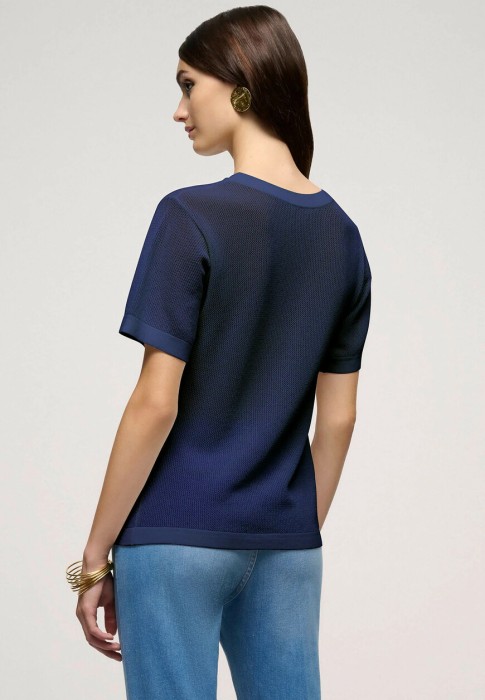 Товар синего цвета с внутренней стороны