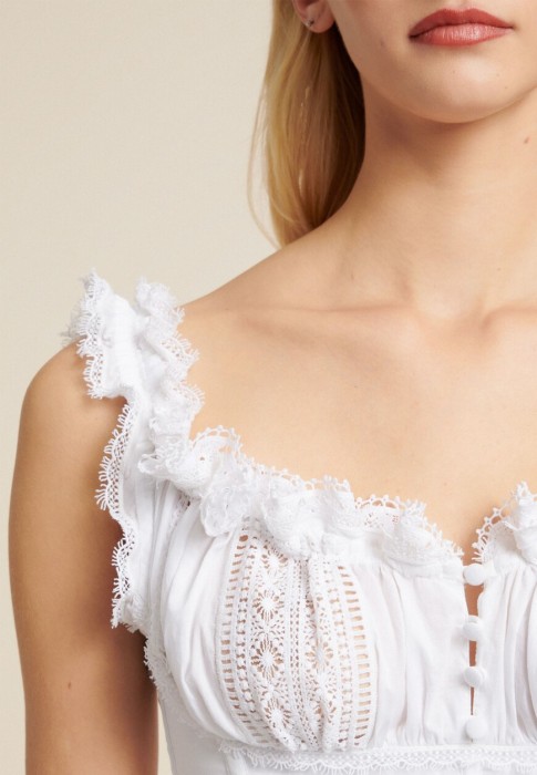 Товар белого цвета с внутренней стороны