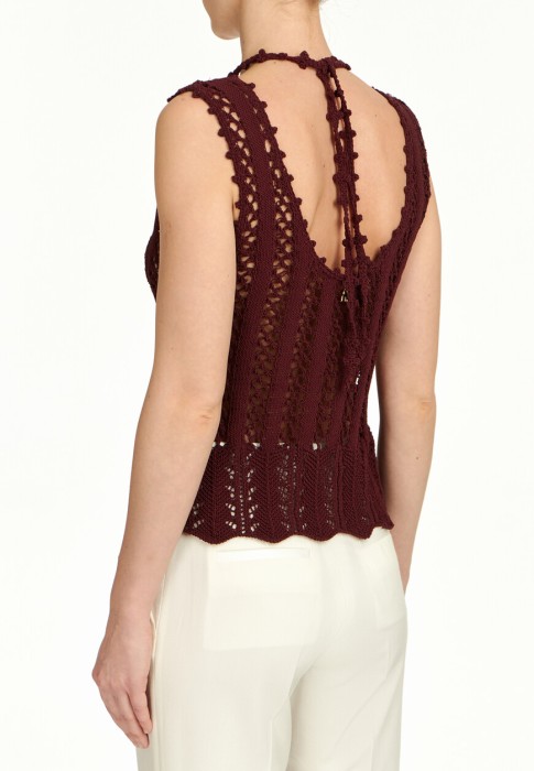 Товар бордового цвета с внутренней стороны