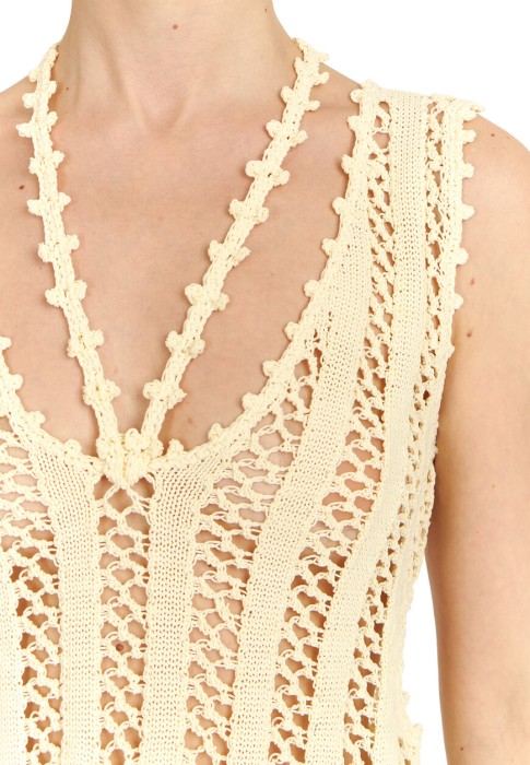 Товар бежевого цвета с внутренней стороны