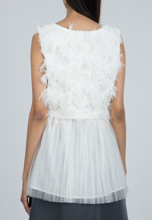 Товар белого цвета с внутренней стороны