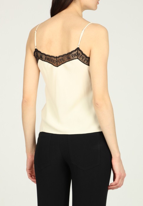 Товар бежевого цвета с внутренней стороны