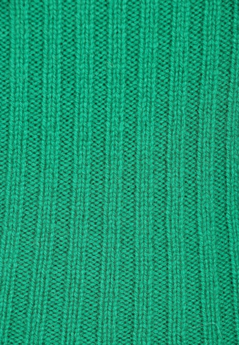 Товар зеленого цвета с внутренней стороны