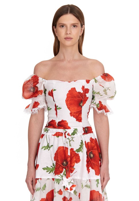 Товар красного цвета с внутренней стороны