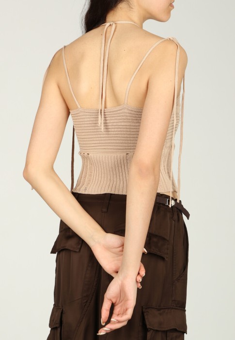 Товар бежевого цвета с внутренней стороны