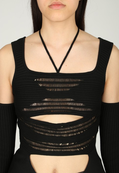 Товар черного цвета с внутренней стороны