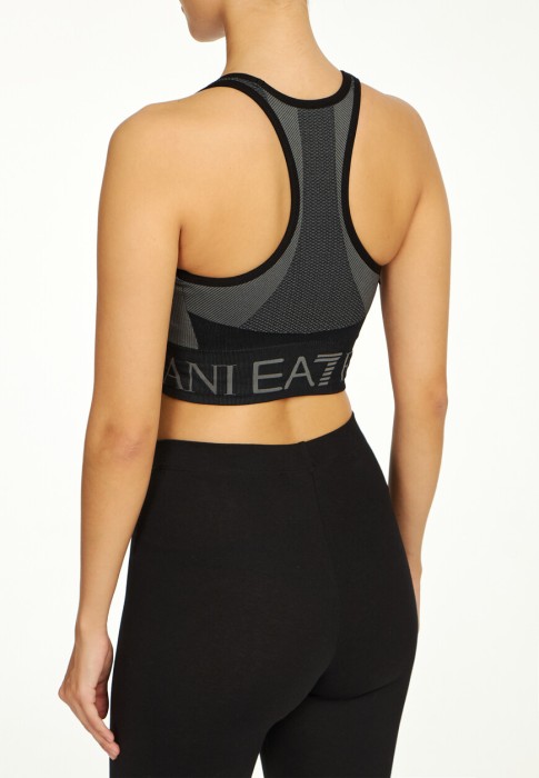 Товар черного цвета с внутренней стороны