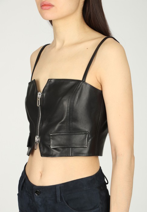 Товар черного цвета с внутренней стороны