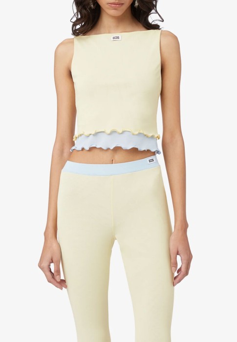 Товар желтого цвета с внутренней стороны