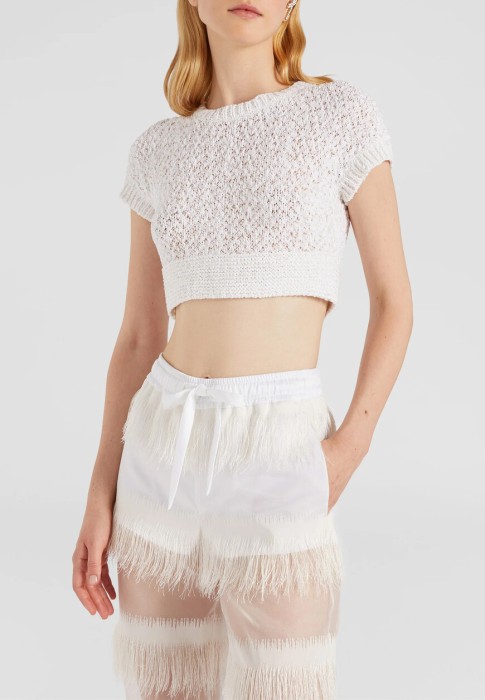 Товар белого цвета с внутренней стороны