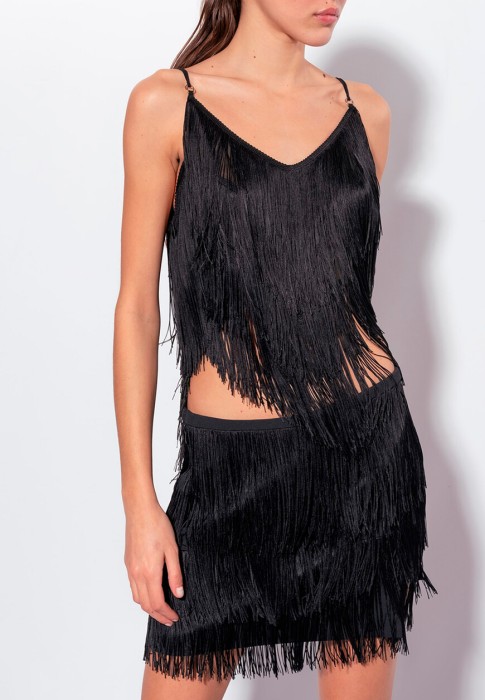 Товар черного цвета с внутренней стороны