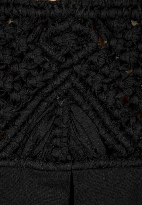 Товар черного цвета с внутренней стороны