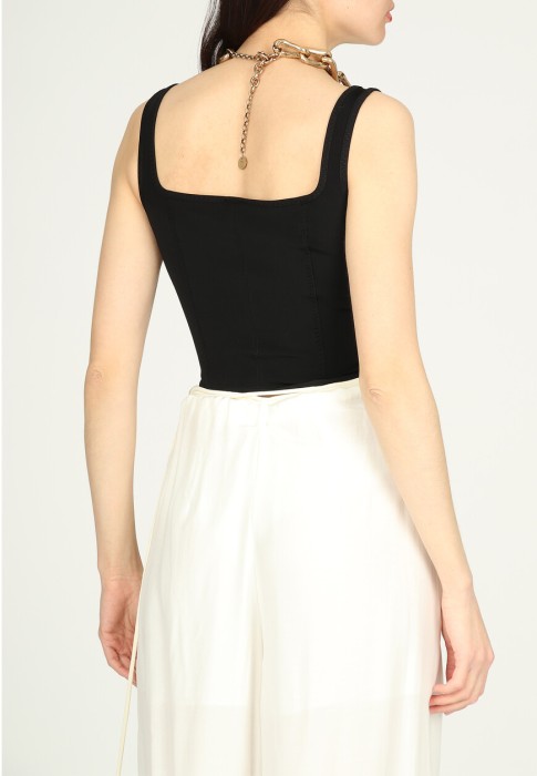 Товар черного цвета с внутренней стороны