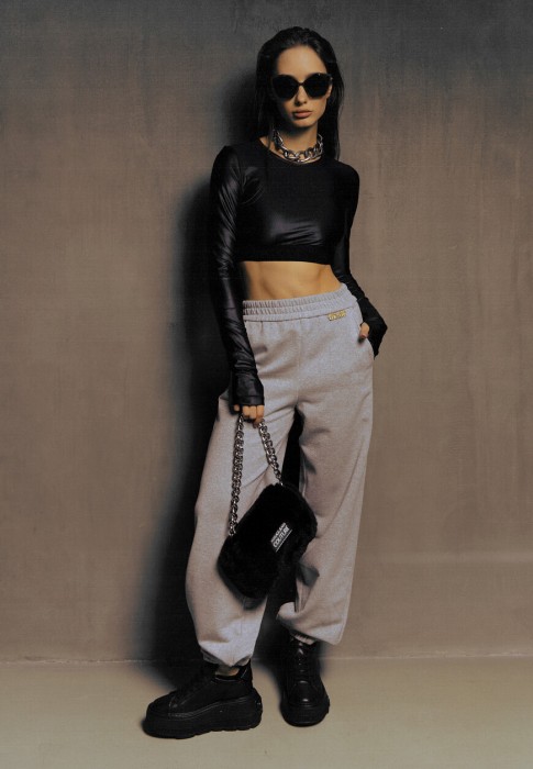 топ  от бренда versace jeans couture вид слева