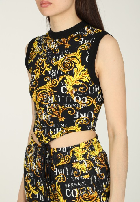 Товар черного цвета с внутренней стороны