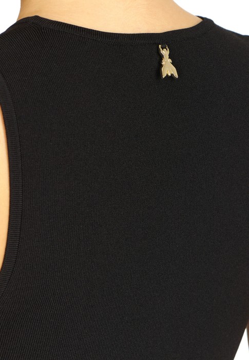 Товар черного цвета с внутренней стороны