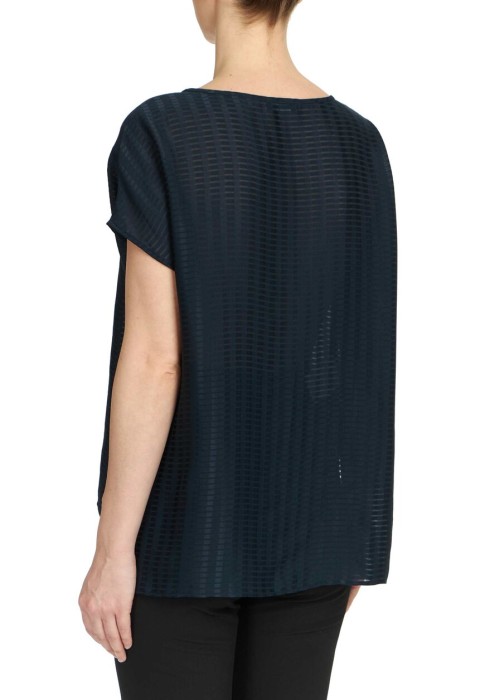 Товар синего цвета с внутренней стороны