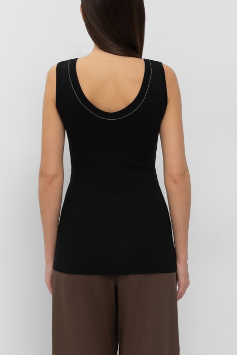 топ  от бренда brunello cucinelli вид слева