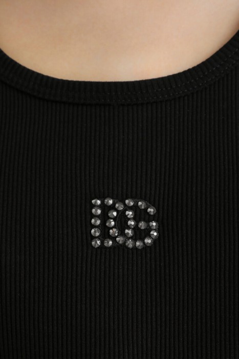 Товар черного цвета с внутренней стороны