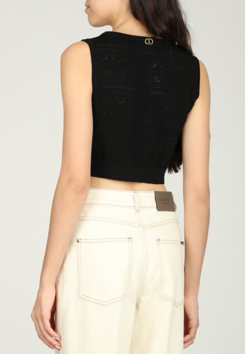 Товар черного цвета с внутренней стороны