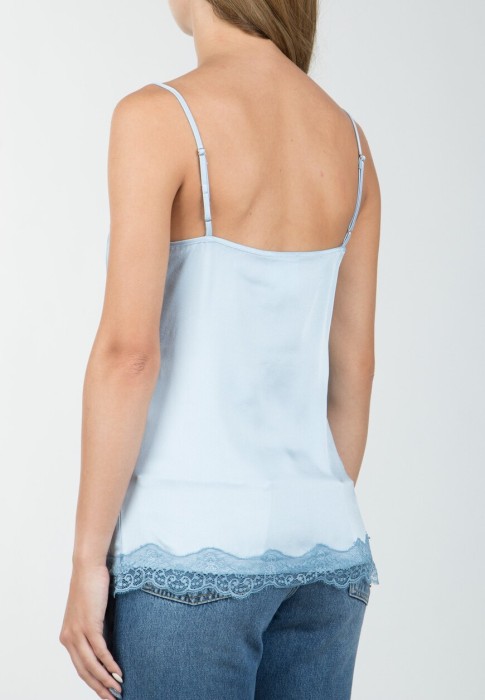 Товар голубого цвета с внутренней стороны