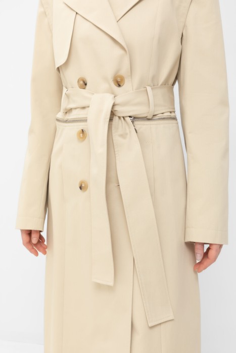 Товар бежевого цвета с внутренней стороны