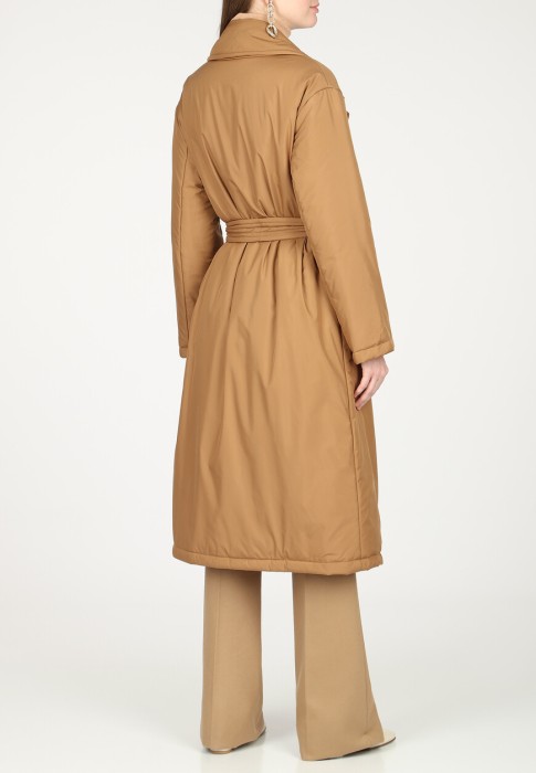 Товар бежевого цвета с внутренней стороны