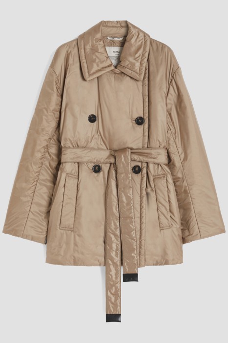 Товар коричневого цвета с внутренней стороны